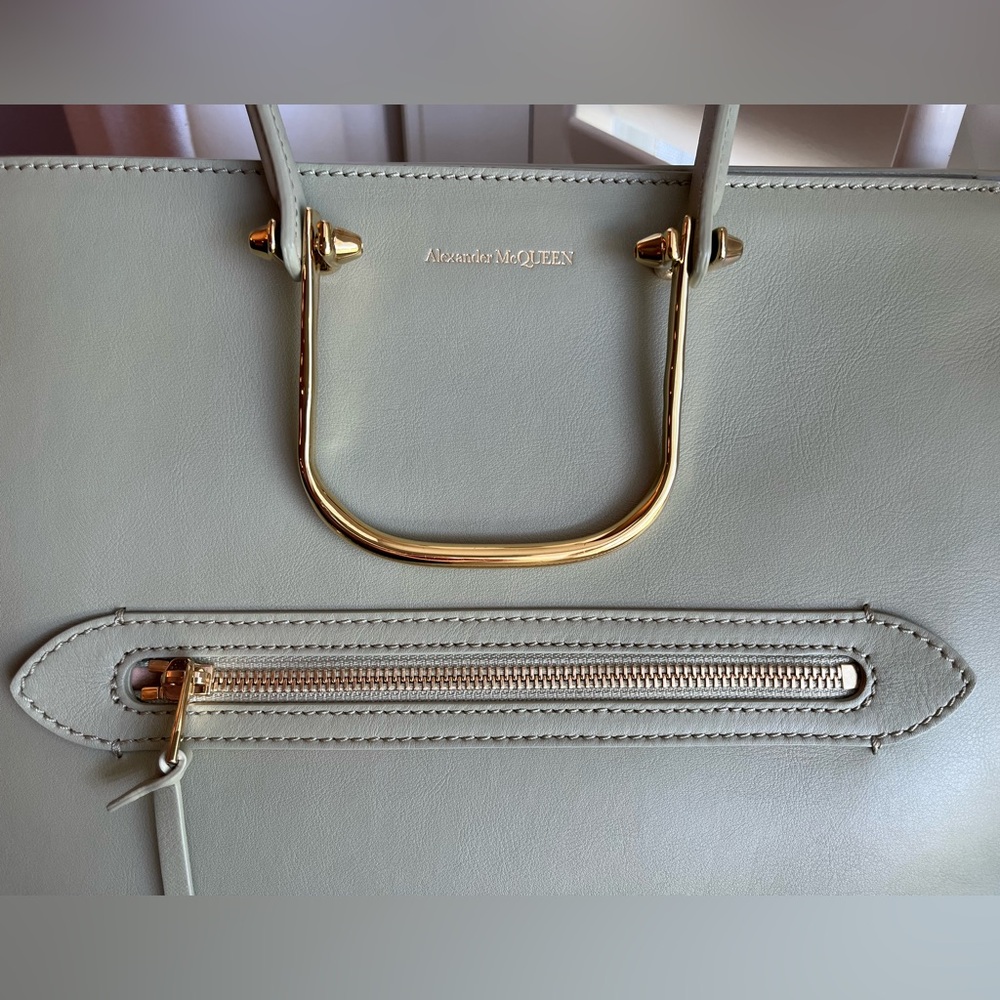 Authentic Alexander McQueen The Tall Story Tote Bag - Picture 3 of 16